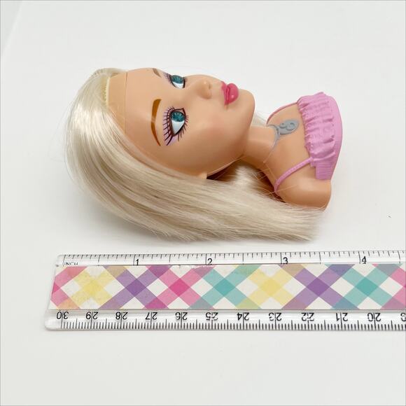 McDonald's 2011 Happy Meal Toy Liv #3 Sophie Styling Doll Blonde Hair Mini - Picture 4 of 4